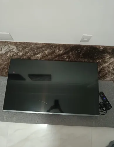 Vende T V de led 32 polegadas.