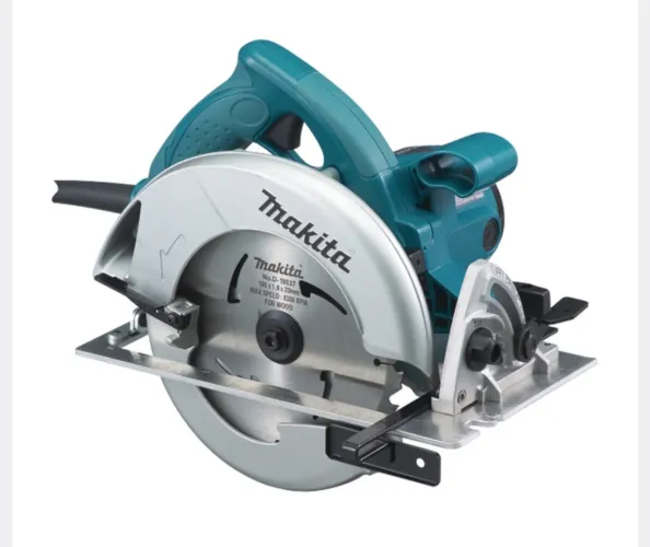 Makita Serra Circular 5700N, só foi usada para testar quando chegou