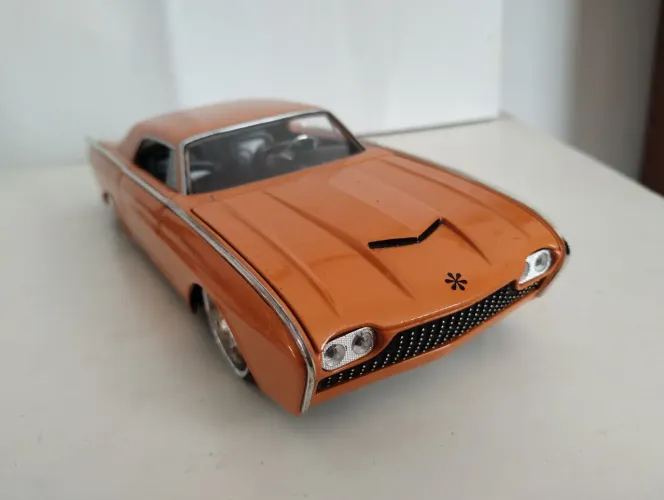 Miniatura Ford Thunderbird 1963 Jada toys 1/24