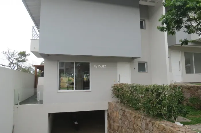 Casa com 3 suítes no Condomínio Residencial Ecovila Sambaqui