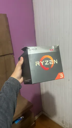 Processador Ryzen 3 2200g + Cooler BOX + Caixa 