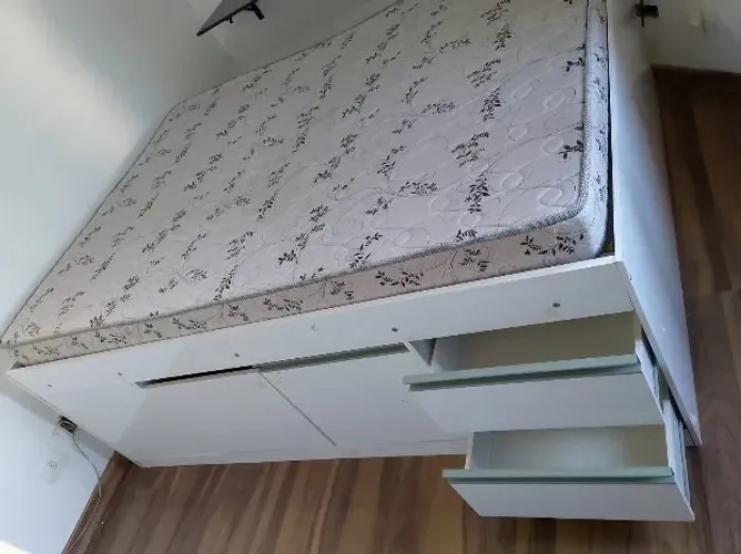 Vendo Cama Baú de Casal - Excelente Estado de Conservação