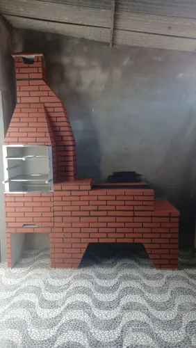 Churrasqueira com fogão a lenha