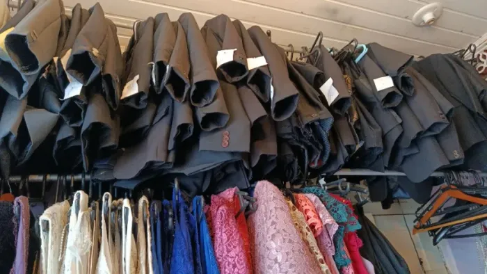 Roupas de aluguel a venda