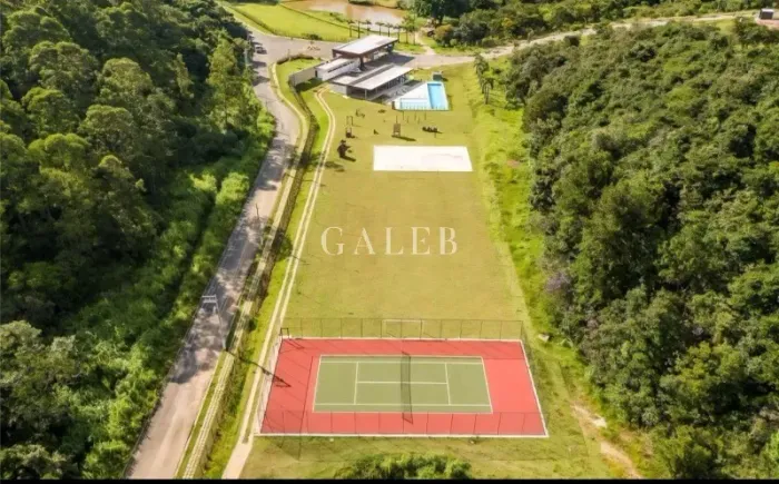 Terreno à venda com 720m² no Condomínio Itaporã, dentro da cidade de Atibaia-SP