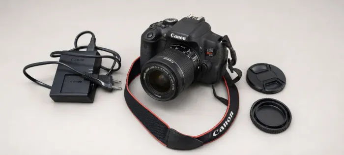 Canon EOS Rebel T6i + Lente 18-55mm IS STM + Kit Completo | impecável