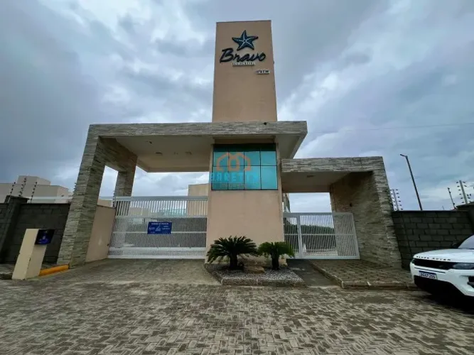 CÓD: 5872.  Casa Duplex à Venda no Condomínio Bravo Residencial, na Praia de Gado Bravo ? 