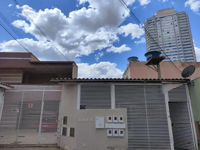 Casa 2 quartos, excelente localização perto JK Shoppink - QNM 34 M-Norte