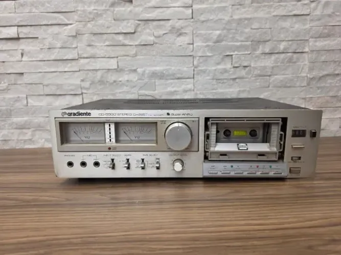 Tape Deck Gradiente Cd-5500 acende luz não sei funciona