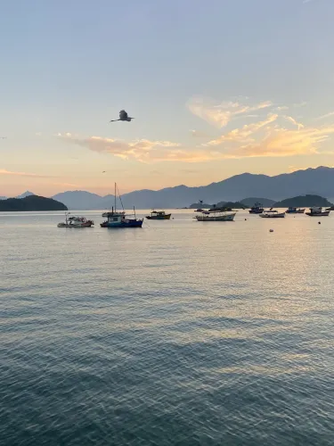 Lotes a partir de 45k com 50% de entrada. Cinco minutos a pé da praia de Tarituba (Paraty)