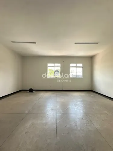 Sala para locação com 34 metros na Avenida Brasilia, São Benedito, Santa Luzia, MG