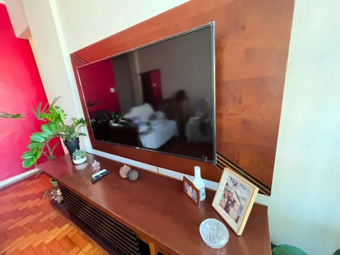 Rack de Madeira com painel 