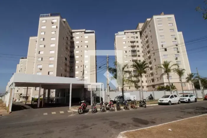 Apartamento de 2 quartos mobiliado no Goiânia 2 (Livre de condomínio)