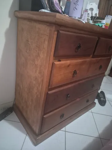 Cômoda com gavetas 