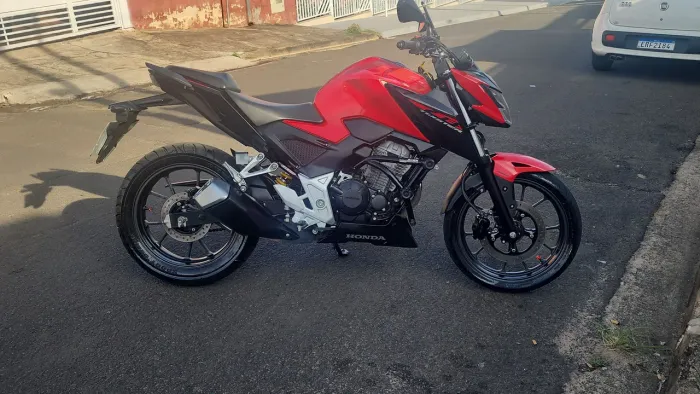 Vendo cb300f twister 2023