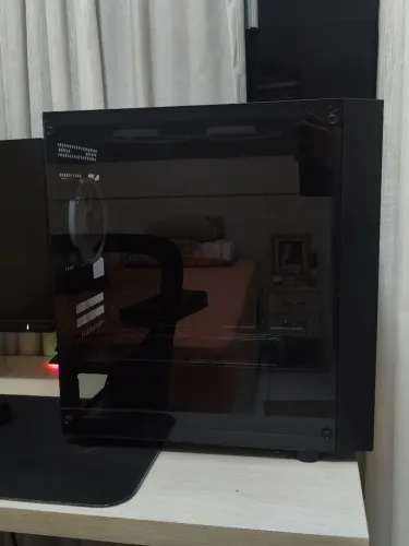 Gabinete Preto Gamer com fans