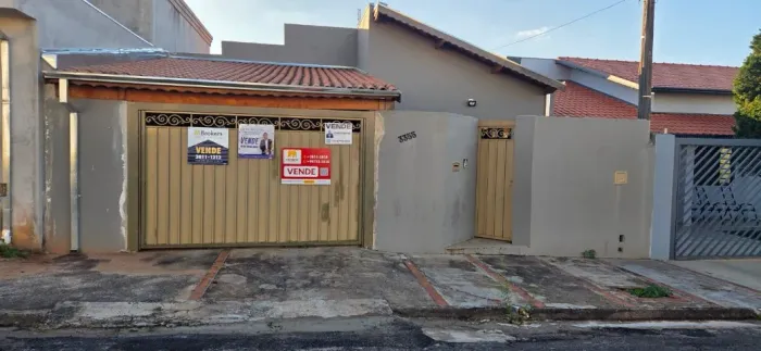 Casa em Botucatu À VENDA