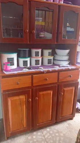 Vendo esse armário de cozinha de madeira