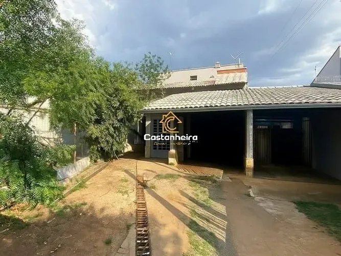 Casa com Edícula Independente - Plano Diretor Sul