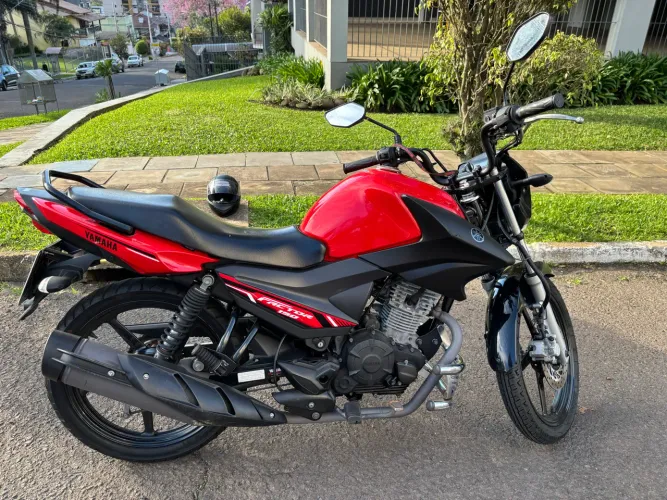 Yamaha YBR 150 FACTOR ED 2022 Vermelha. 