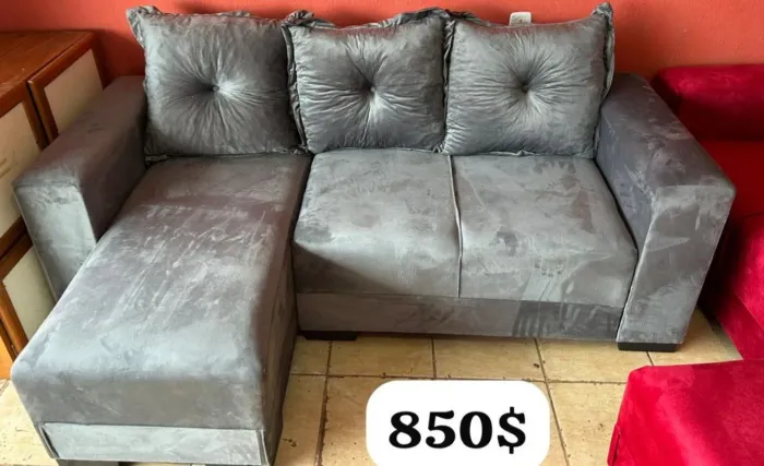 Sofá com chaise novo 
