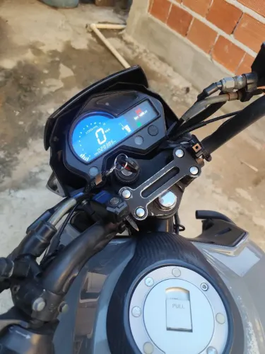 Vendo Shineray 150s, em ótimo estado. Vendendo pois já tenho outra moto
