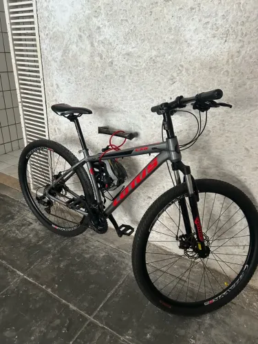 Bicicleta Lotus CX Aro 29 - Freios a Disco e Suspensão Dianteira (Ótimo Estado!)