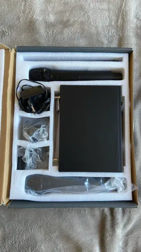 Microfone duplo sem fio profissional AKG