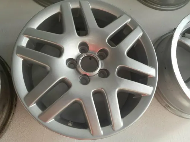 Roda quebrada temos avulsas e consertamos soldamos aro 16 aro 17