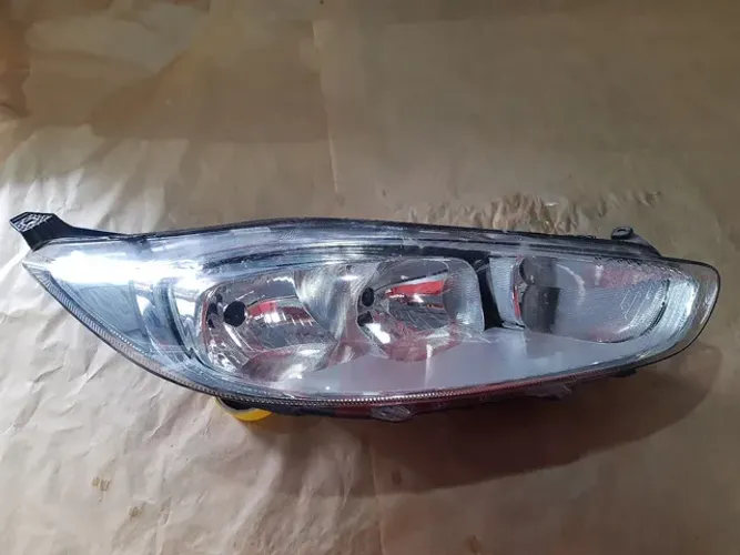 Farol New fiesta