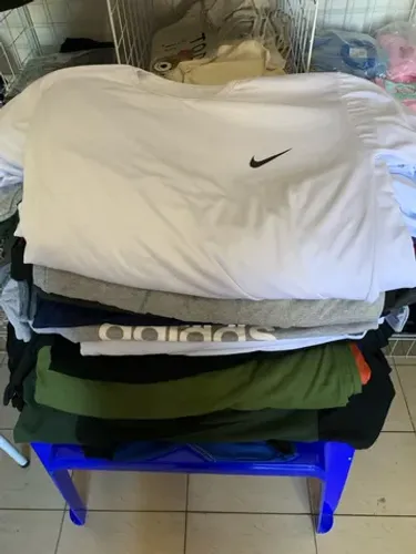 Lote 200 camisetas 1.600,00