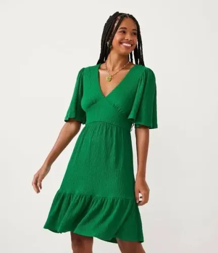 Vestido verde com manga godê renner