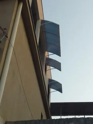 Toldo em policarbonato para janela