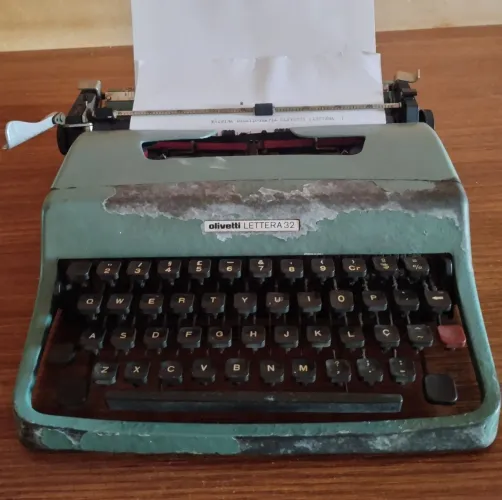 Máquina de datilografia Olivetti