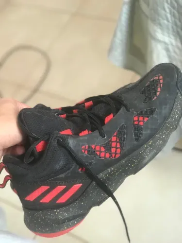 Tênis adidas 
