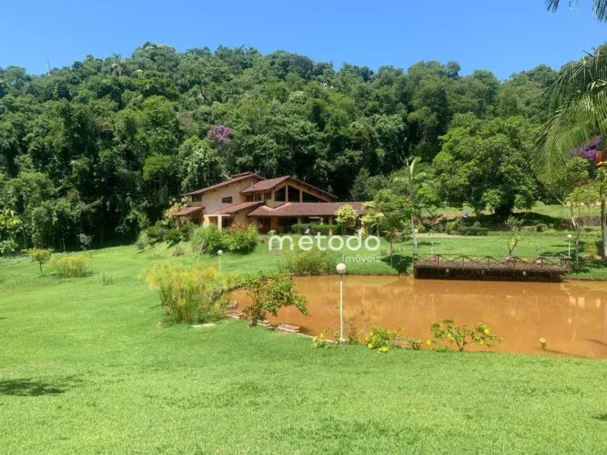 Sítio com 6 quartos à venda, 35000 m² por R$ 5.800.000 - Bairro Itaoca - Guararema/SP