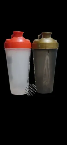 3 por 25 Coqueteleira/ Shakeira com misturador - Novos