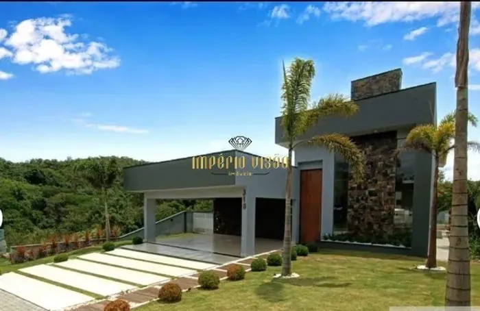 Casa de Alto Padrão à venda com 3 Suítes, sendo 1 Master e Piscina no Condomínio Reserva I