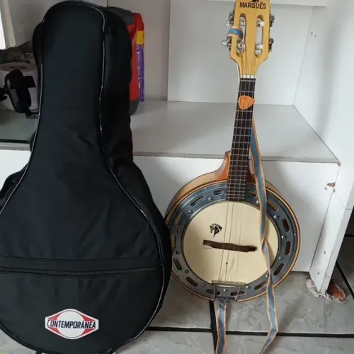 cavacobanjo marquês com capa contemporanea, alça simples e uma palheta