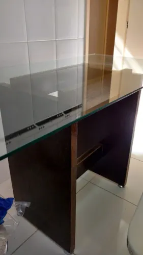 Vendo mesa mais 4 cadeiras.