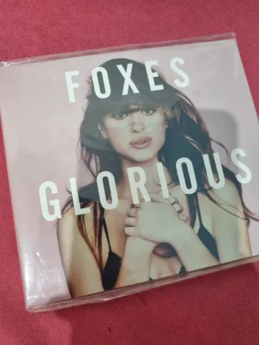 Foxes - Glorious Deluxe