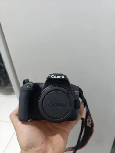 Câmera Canon EOS Rebel sl3