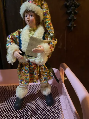 Duplas de cantores de Natal coral em paetê e cetim azul, lilás e colorido