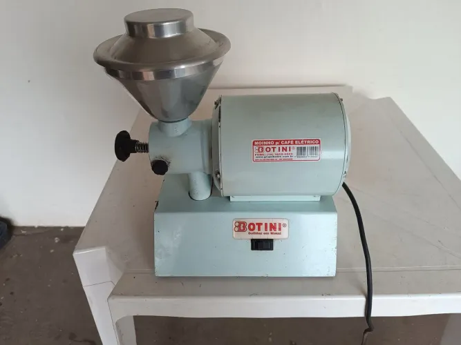 MOINHO PARA CAFÉ ELÉTRICA 