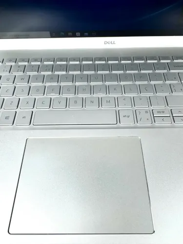 Dell Inspiron 5502 - i7 11ªth - SSD 256GB - 16 GB RAM - 15? FHD