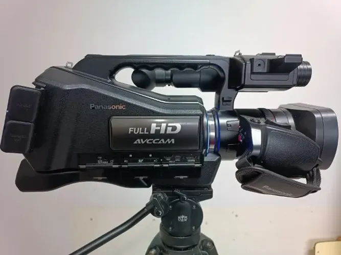 Lote de Câmeras Panasonic e Tripés Profissionais - Funcionando e para Peças