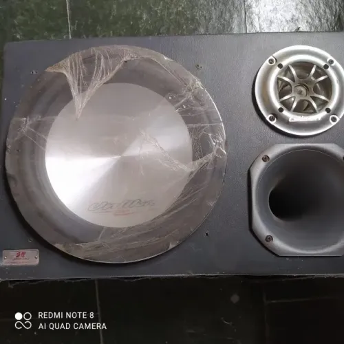 Caixa selada de 15* com corneta e super tweeter