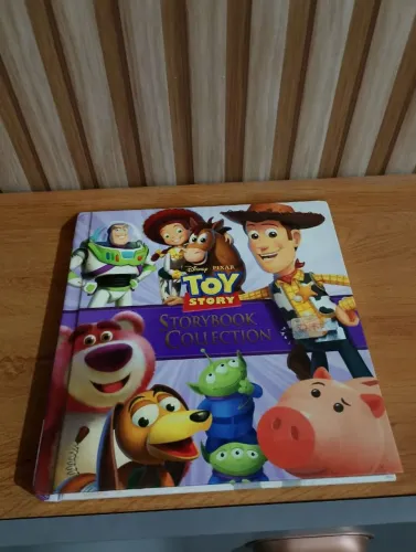 Livro inglês Toy store