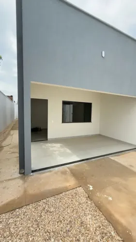 Casa à venda 1304 sul - 2 quartos (1 suíte) - R$380.000