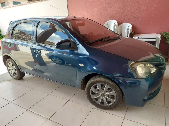 Toyota Etios X 1.3 Flex 16V 5P Mec. 2015